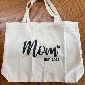 Cream Tote Bag with 'Mom' Print